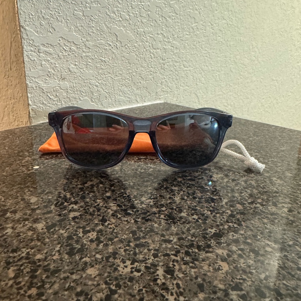 Blenders Deep Blue polarized sunglasses